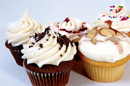 cupcakes-on-kavanaugh-sells-its-baked-treats-in-classic-specialty-and-cocktail-flavors