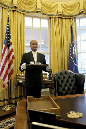 Lawrence Hamilton appears in the one-man show Looking Over the President's Shoulder, opening tonight at the Arkansas Repertory Theatre.