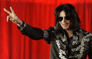 michael-jackson-is-seen-in-this-march-5-2009-file-photo