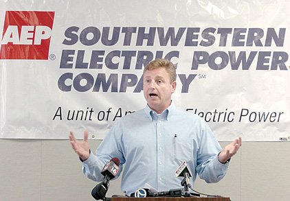 paul-chodak-president-and-chief-operating-officer-of-southwestern-electric-power-co-makes-a-point-during-a-news-conference-monday-in-little-rock