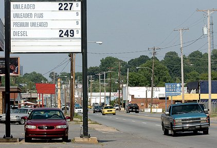 the-average-price-of-regular-gasoline-in-arkansas-hit-244-a-gallon-thursday-some-places-like-this-station-at-4912-asher-ave-in-little-rock-advertised-even-lower-prices
