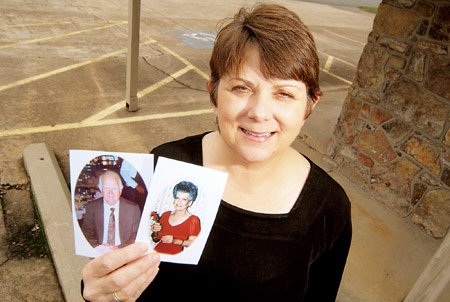 melissa-longing-is-in-charge-of-the-alzheimers-walk-in-conway-her-father-jim-montgomery-died-14-years-ago-with-alzheimers-disease-her-mother-in-law-louise-longing-graham-was-diagnosed-with-alzheimers-three-years-later-to-the-day-her-father-died