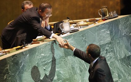 united-nations-secretary-general-ban-ki-moon-shakes-hands-with-president-barack-obama-after-he-addressed-the-united-nations-climate-change-summit-tuesday