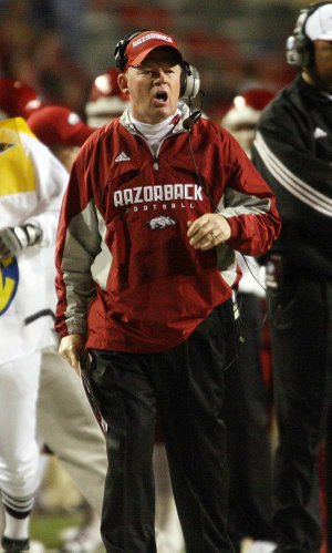 Arkansas Coach Bobby Petrino is hoping that cornerback Ramon Broadway will be able to play Saturday against South Carolina after suffering a hamstring injury against Ole Miss on Oct. 24.