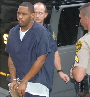 Curtis Vance arrives at the Pulaski County Courthouse, Little Rock, Monday for the second week of his capital murder trial in the death of TV news anchor Anne Pressly.