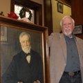 lan Epley, vice president of the Eureka Springs Carnegie Public Library board, plans to grow his bea...
