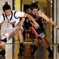 Rogers Heritage’s Zac Stewart steals the ball from McDonald County (Mo.) guard Sy Morris during Mond...