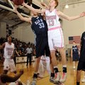 Bentonville’s Jon Koonce, right, fights for a rebound with Springdale Har-Ber’s Chris Bayles during ...