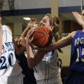 Springdale Har-Ber teammates Micayla Patterson, left, and Caroline Eubanks, center, battle Rogers Hi...
