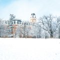 CROSS CAMPUS SKIING - Mike Wavering, an associate professor of science education at the University o...