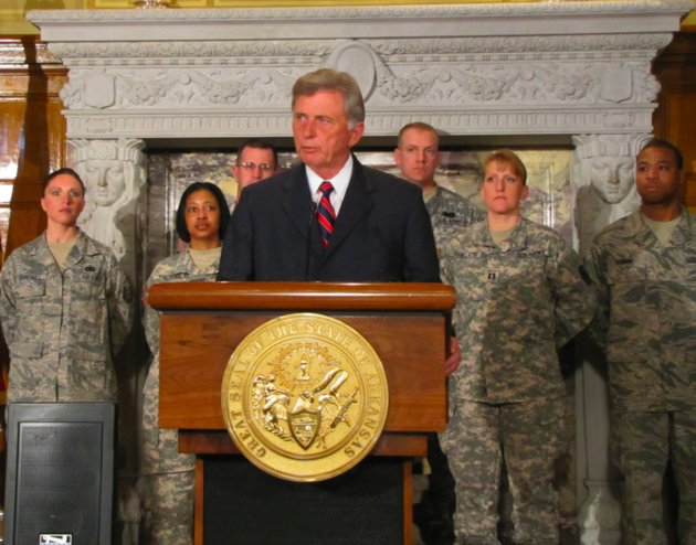 gov-mike-beebe-announces-a-statewide-initiative-with-give-an-hour-a-program-which-provides-free-mental-health-services-to-soldiers-returning-from-overseas-deployments