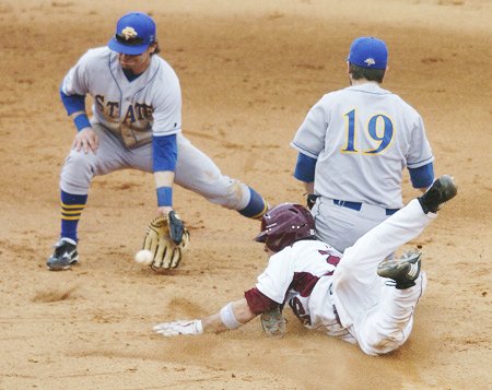 University of Arkansas base runner ...