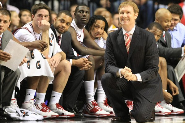 Arkansas coach John Pelphrey reacts ...