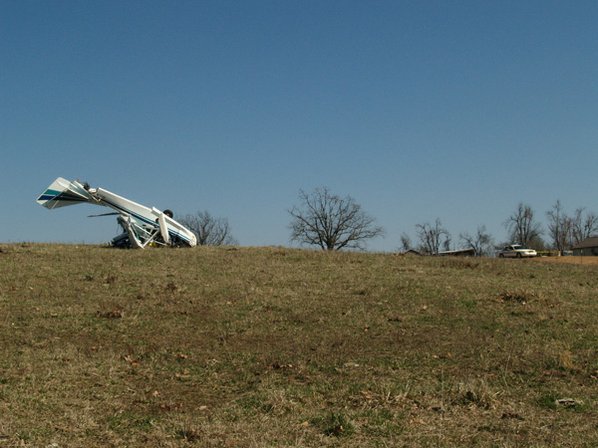 An amphibian aircraft crashed near ...