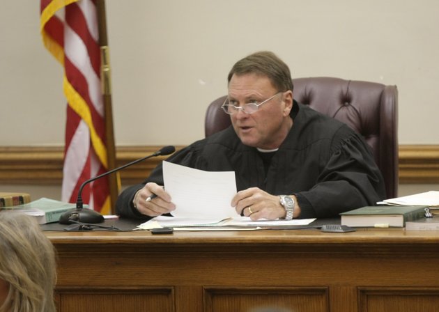 pulaski-county-circuit-judge-chris-piazza-presides-over-an-arraignment-in-january-2009