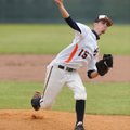  Rogers Heritage sophomore starter Hunter Wood delivers a pitch during the first inning of the War E...