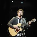 American Idol winner Lee DeWyze performs Friday June 4, 2010, during the annual Walmart Shareholders...