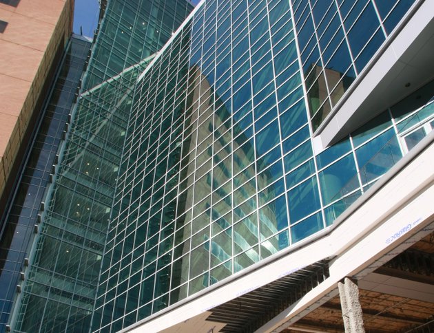 the-12-story-expansion-tower-to-the-university-of-arkansas-for-medical-sciences-winthrop-p-rockefeller-cancer-institute