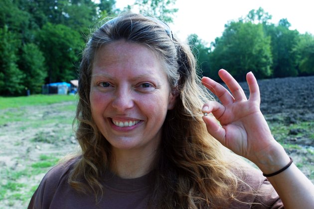 angela-vickers-holds-the-293-carat-yellow-diamond-she-discovered-thursday-at-crater-of-diamonds-state-park