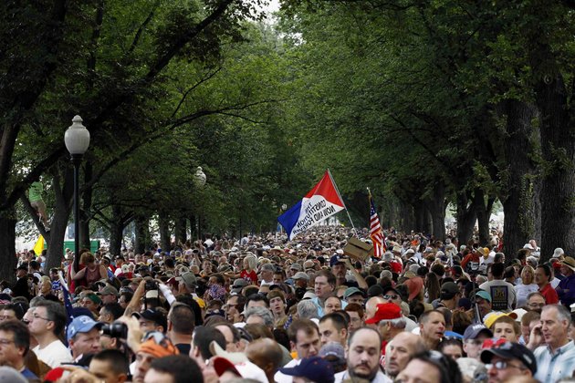 some-of-the-crowd-is-seen-at-the-glenn-beck-restoring-honor-rally-in-front-of-the-lincoln-memorial-in-washington-saturday-aug-28-2010