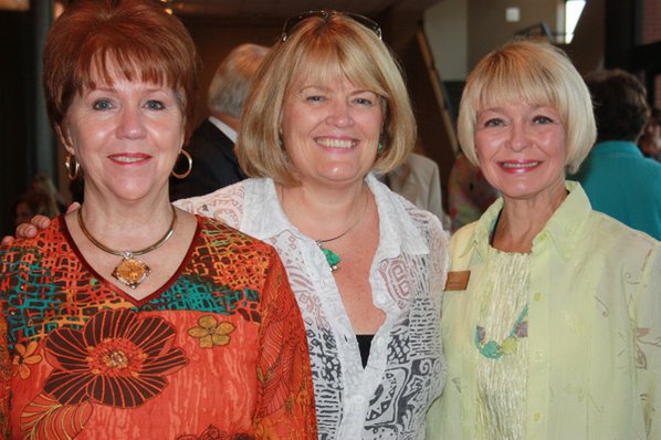 Symphony supporters Bootsie Ackerman, from ...