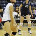 Springdale Har-Ber’s Marisa Pless, right, waits for a return against Bentonville during Tuesday’s ga...