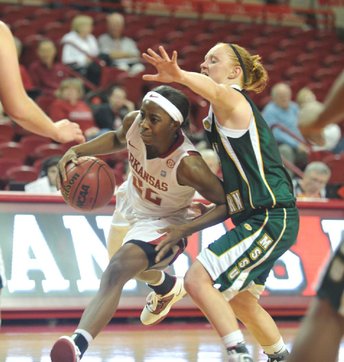 women-hoops-focus-043