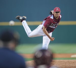 DJ Baxendale picked up his third consecutive Friday night win as Arkansas beat South Carolina.