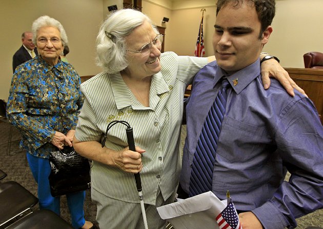 wanda-emde-congratulates-nimer-jaber-after-he-became-a-us-citizen-friday