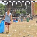 Cleanup begins Maya Jaffe from Fort Lauderdale, Fla., with the Recycalusa group, works with the clea...