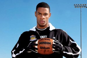 Tevin Mitchel, son of former Oklahoma and Pine Bluff High School quarterback Eric Mitchel, only began playing football when he moved to Mansfield, Texas, to live with his father during high school. He was recruited to Arkansas as one of the country’s top cornerbacks.