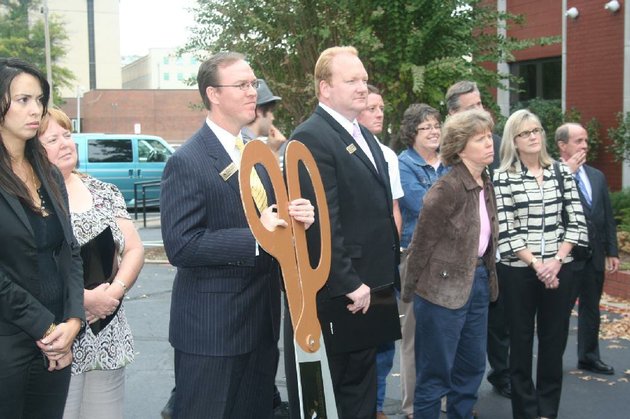 wolfestopening0504