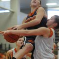 Heritage High’s Brittany Ward tries to go up for a layup on Nov. 5 during a scrimmage at Heritage Hi...