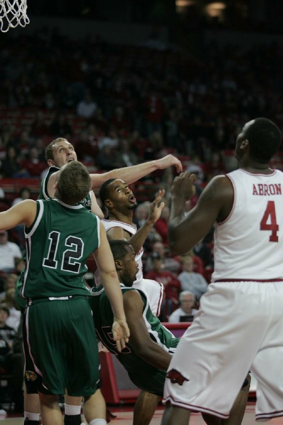 Razorbacks_wolverines_FOCUS_022