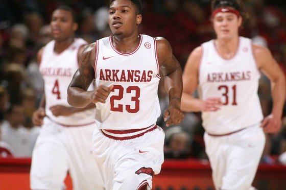 Razorbacks_wolverines_FOCUS_172
