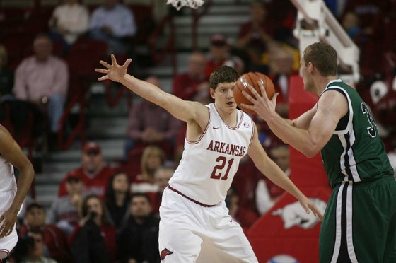 Razorbacks_wolverines_FOCUS_181