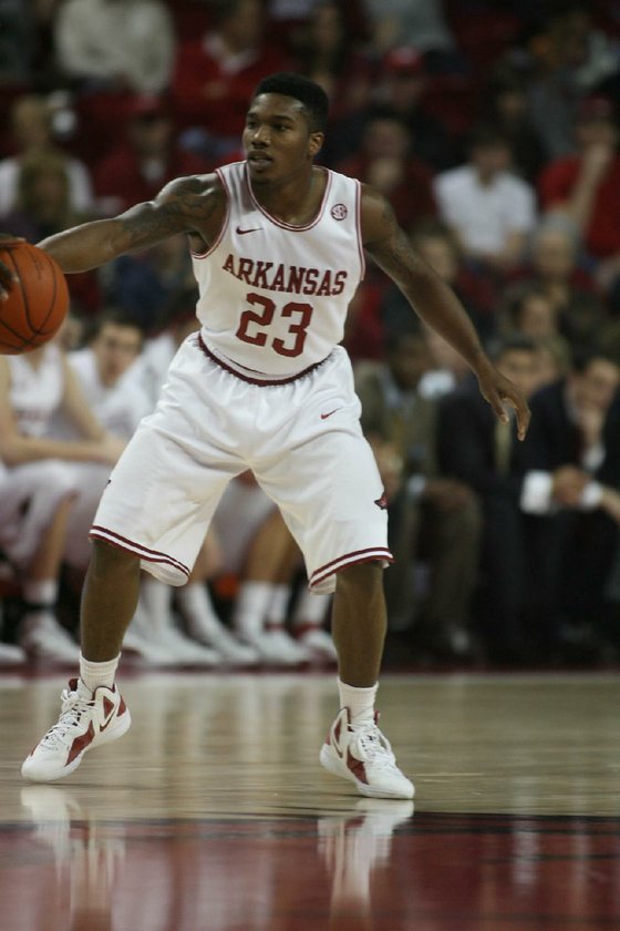 Razorbacks_wolverines_FOCUS_193