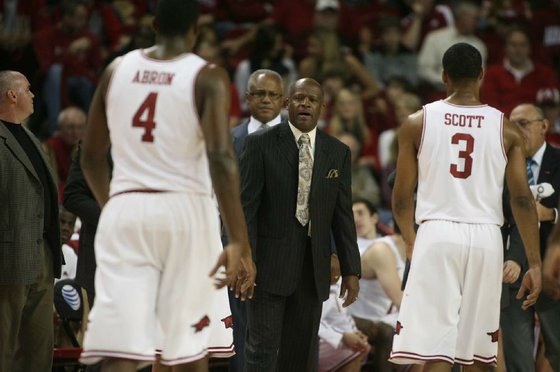 Razorbacks_wolverines_FOCUS_197
