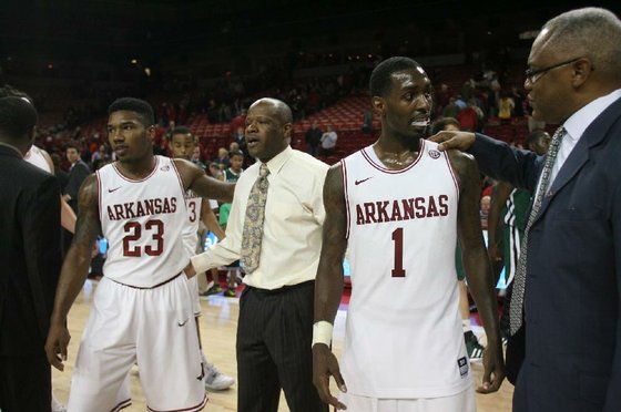 Razorbacks_wolverines_FOCUS_207