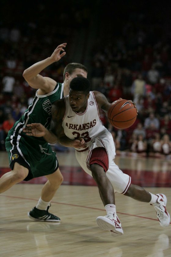 Razorbacks_wolverines_FOCUS_216