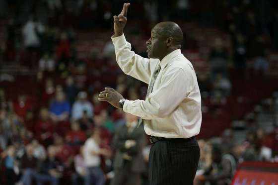 Razorbacks_wolverines_FOCUS_221