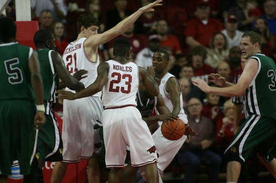 Razorbacks_wolverines_FOCUS_328