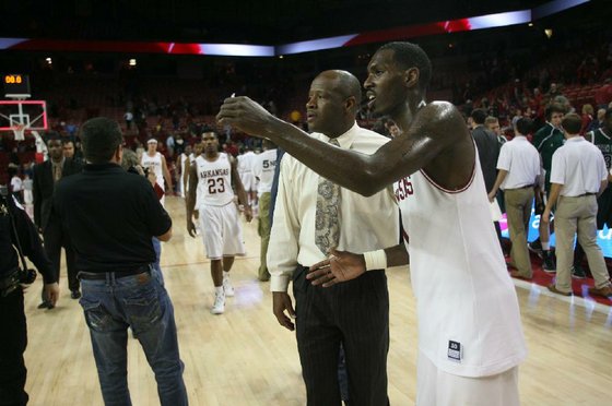 Razorbacks_wolverines_FOCUS_342