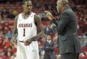 Hogs hoops sports_09