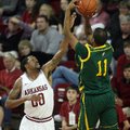 Arkansas Democrat-Gazette/WILLIAM MOORE -- Arkansas' Rashad Madden guards against Southeastern Louis...