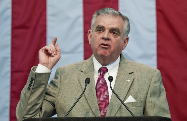 us-transportation-secretary-ray-lahood-mike-hutmacher-ap