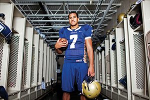 Fredi Knighten plans to sign with Arkansas State University this week and join the up-and-coming team with coach Gus Malzahn and transfer Michael Dyer.