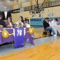 STAFF PHOTO SAMANTHA BAKER -- Springdale Har-Ber High School football players J.C Bond, second from ...