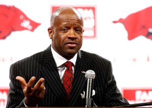 Alabama, LSU, Mississippi State and Tennessee are tied for fourth at 6-6 with Arkansas and Ole Miss a game back at 5-7. “We’re kind of beating up on each other,” Razorbacks Coach Mike Anderson said. 