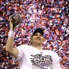 Giants win with stout defense, gritty QB